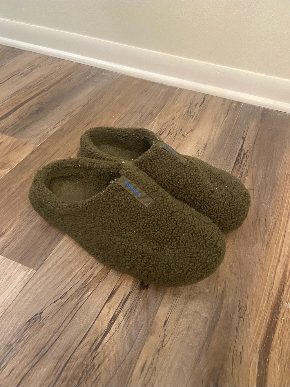 Bombas EUC men's olive green sherpa fuzzy slip on house slippers shoes size 11